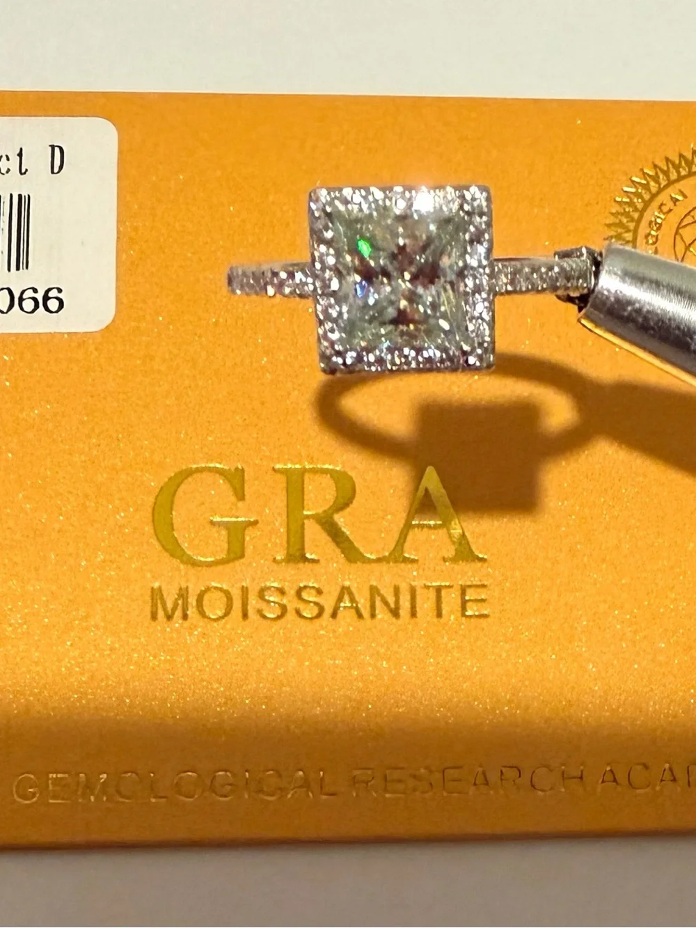 2.0CT GRA MOISSANITE Princess-Cut Engagement Ring in s925 Sterling Silver
